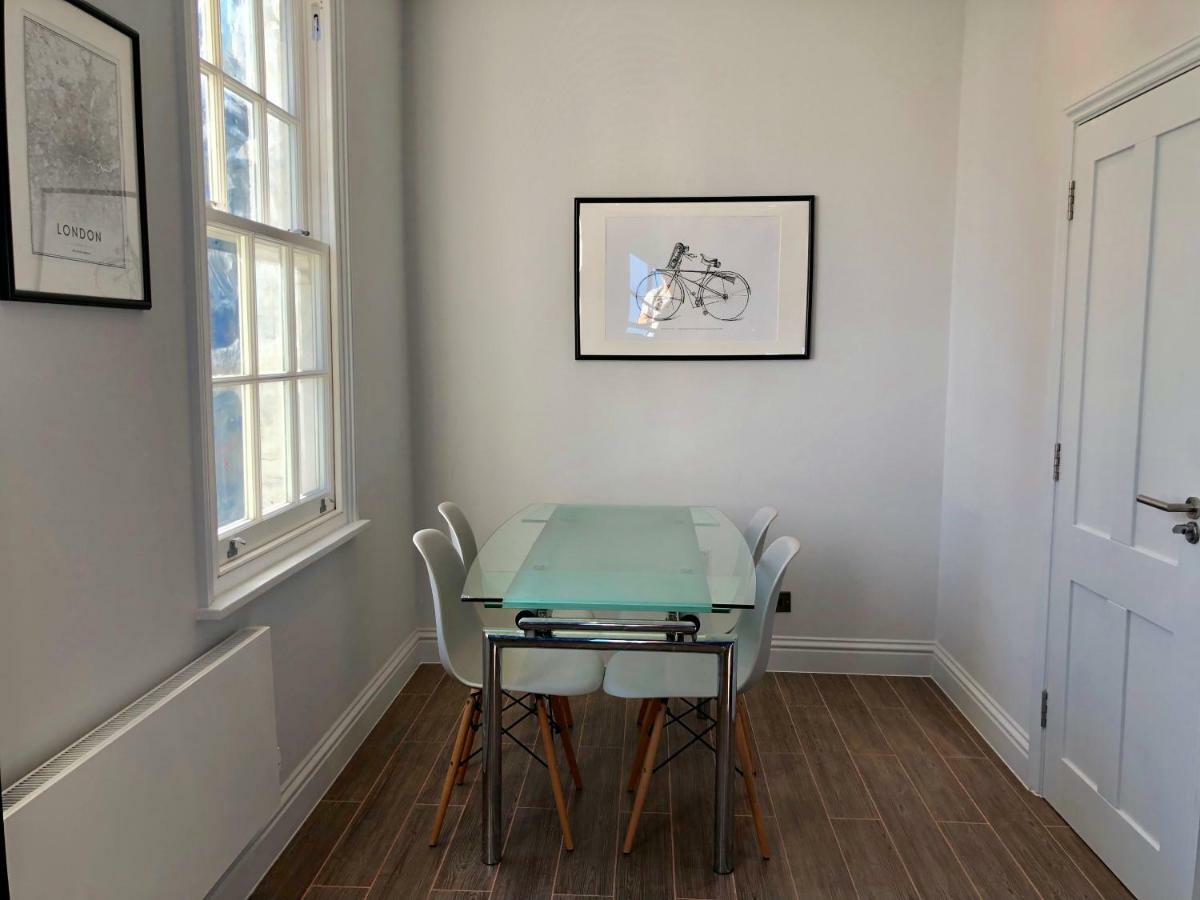 Stylish Maisonette And Studio In Victoria ロンドン エクステリア 写真